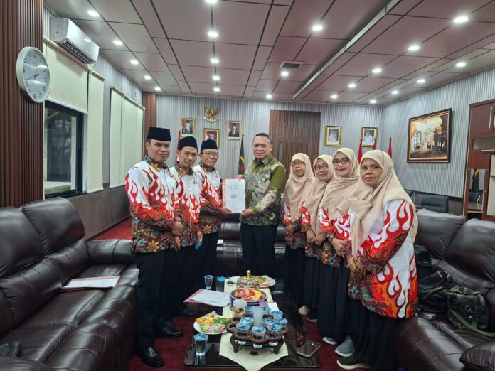 WhatsApp Image 2026-05-11 at 18.05.59 Guru Madrasah