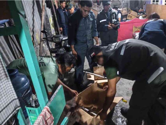 Dokumentasi Balai Gakkum Kehutanan Wilayah Maluku dan Papua saat mengamankan terduga pelaku dugaan perdagangan burung dilindungi di Jayapura. (Sumber Foto: Gakkum Kehutanan)