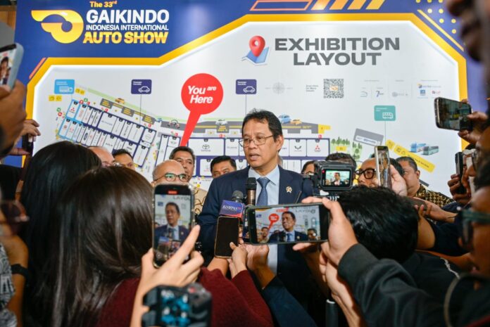 Menteri Keuangan (Menkeu), Purbaya Yudhi Sadewa saat diwawancarai awak media